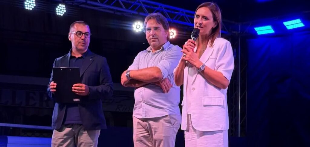 Sul palco di Sonnino con Giuseppe Baratta, presentatore, Gianni Carroccia, sindaco di Sonnino, ed Elena Palazzo, assessore regionale