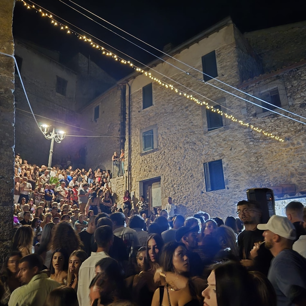 Prossedi, si chiude un’estate di eventi e partecipazione: Vicoli di Notte chiude una stagione di grande successo Prossedi, si chiude un’estate di eventi e partecipazione: Vicoli di Notte chiude una stagione di grande successo