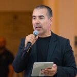 Sardegna Volleyball Challenge 2026 con squadre da: Russia, Grecia, Serbia e Romania. A Oristano la pallavolo internazionale parla ancora con la voce di Giuseppe Baratta Giuseppe Baratta speaker del Sardegna Volleyball Challenge 2026