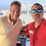 Il Beach Pro Tour Futures di Corigliano-Rossano: oro per gli azzurri Rossi e Lupo. Baratta: «Per me un grande piacere far parte di questo prestigioso appuntamento internazionale» Corigliano Rossano Volleyball World Beach Pro Tour Futures lo speaker e DJ Giuseppe Baratta con Pier Paolo Murgioni